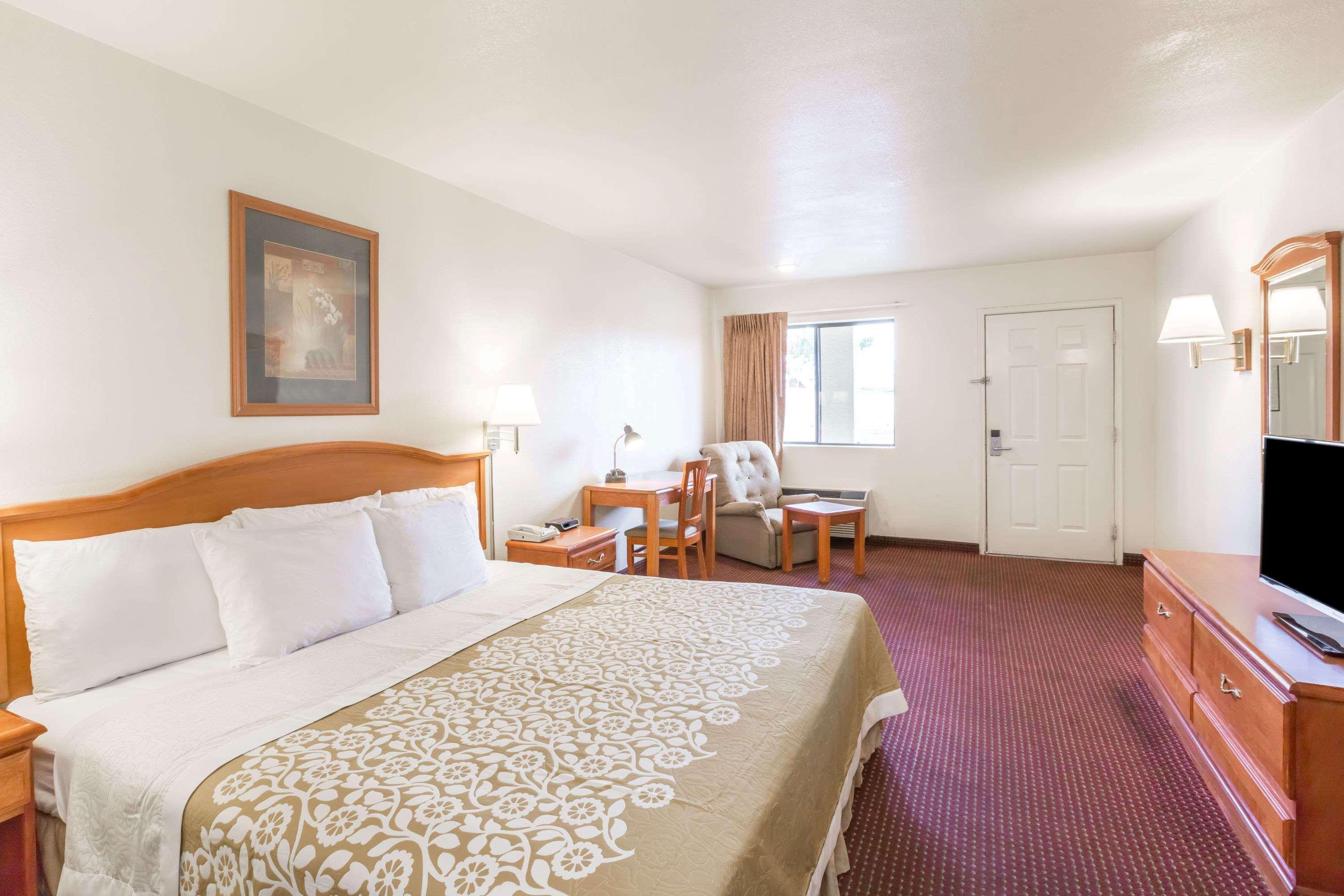 Days By Wyndham Hotel 2*